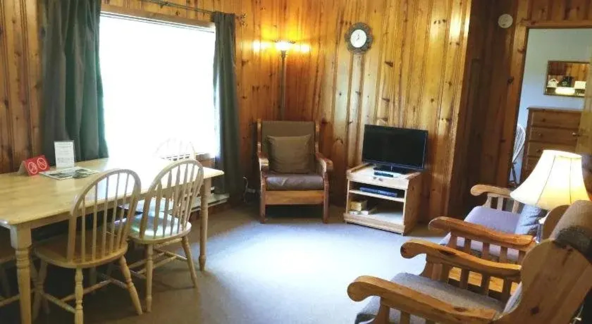 Logging Chain Lodge Cottages