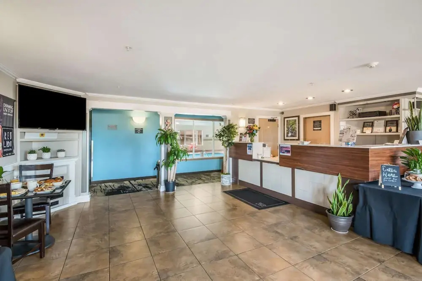 Days Inn and Suites Sequim