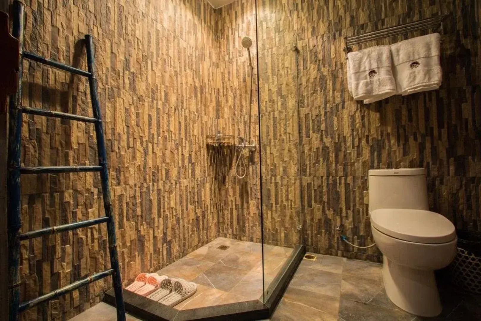 Mogan Mountain Lexi Zhuwu Inn