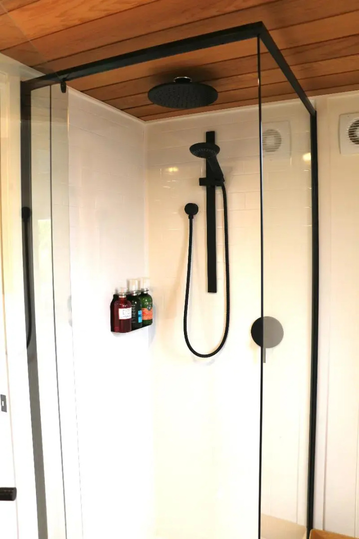 The Pink Lake Tiny House - 'sakura'