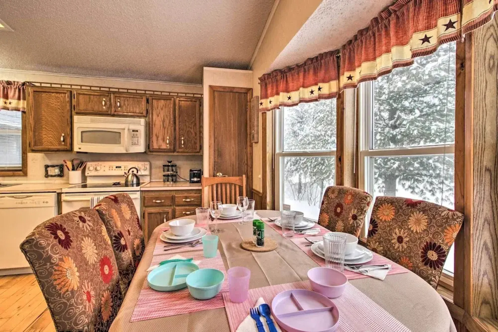 Cozy Crosby Cabin Near Serpent Lake + Main St