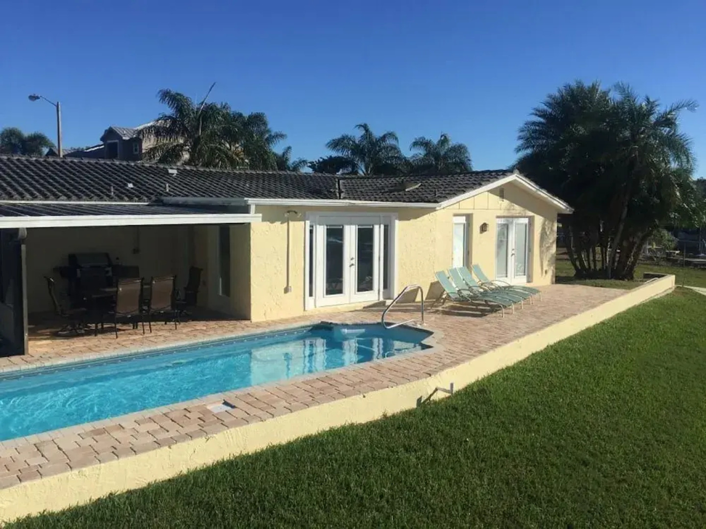 The Sunset House - Three Bedroom Home