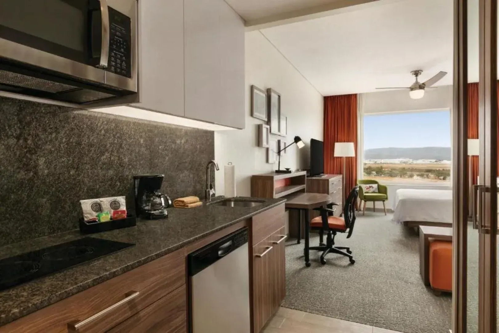 Fiesta Inn Suites Aeropuerto del Bajío