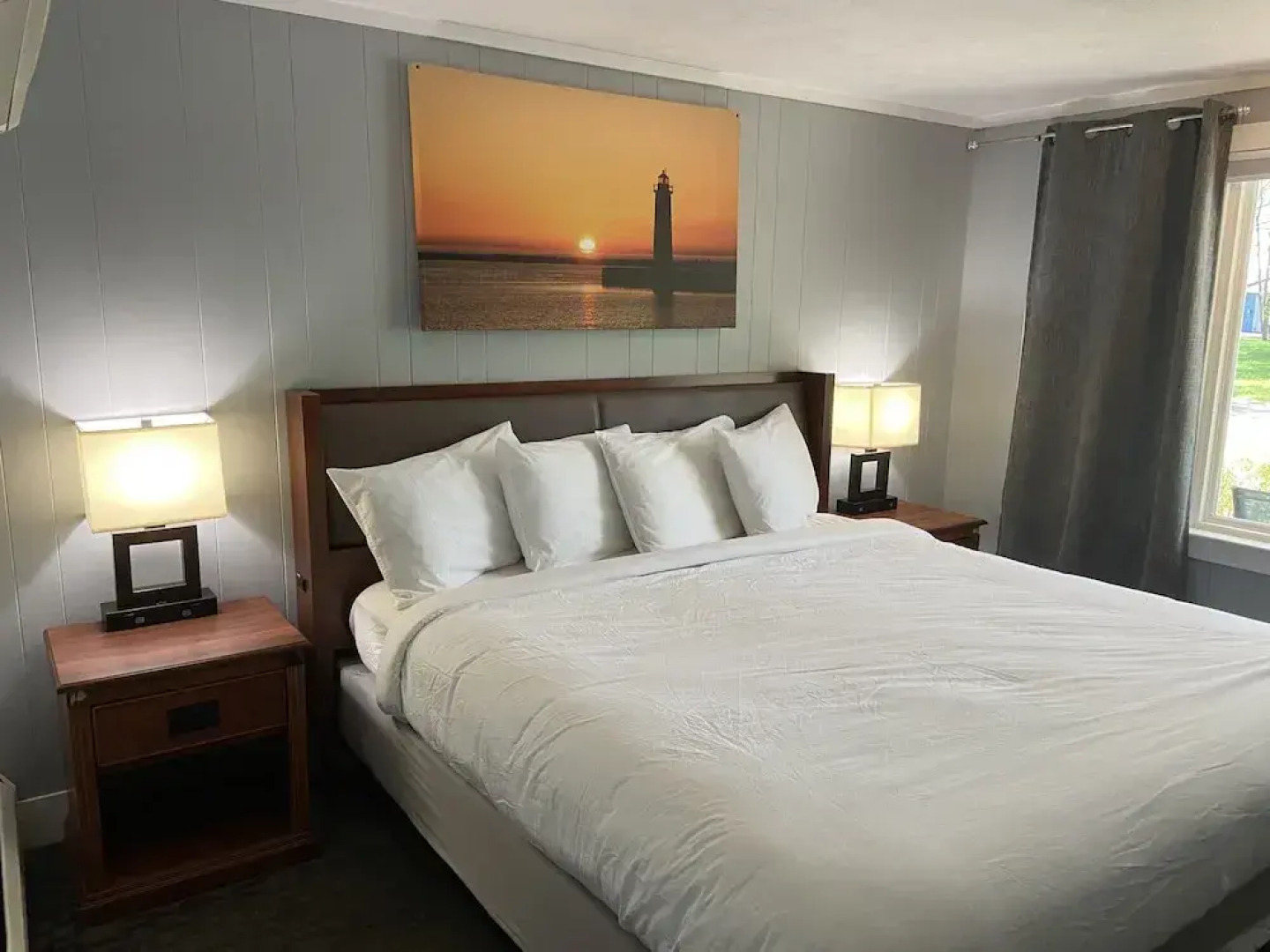 Elk Rapids Lakeshore Inn