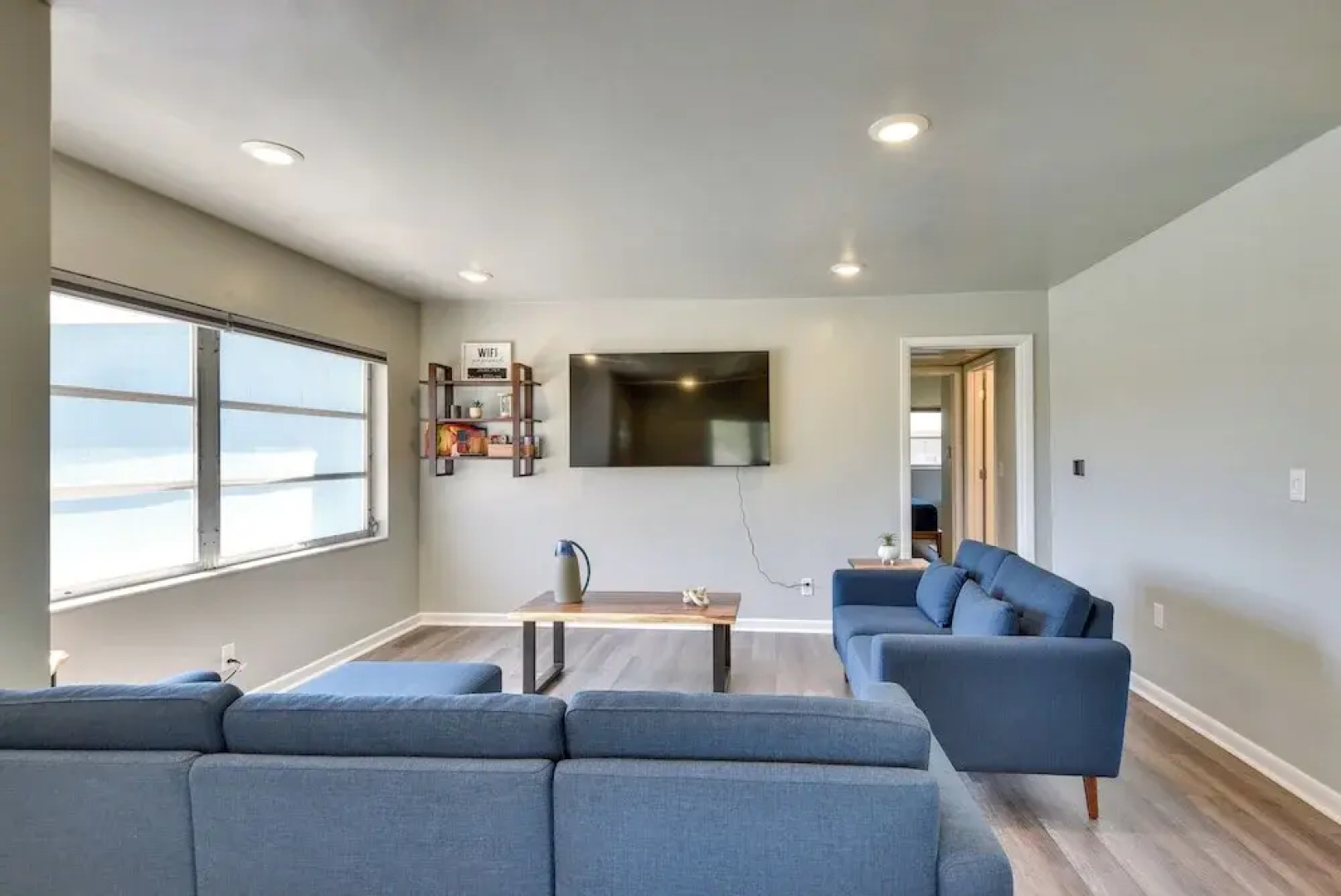 Vibrant Deland House Near Stetson University!