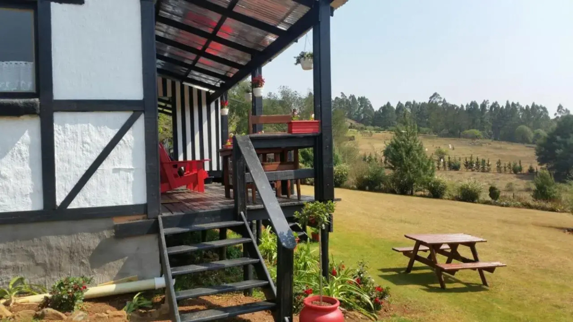 Woodcutters Guest House & Cottage