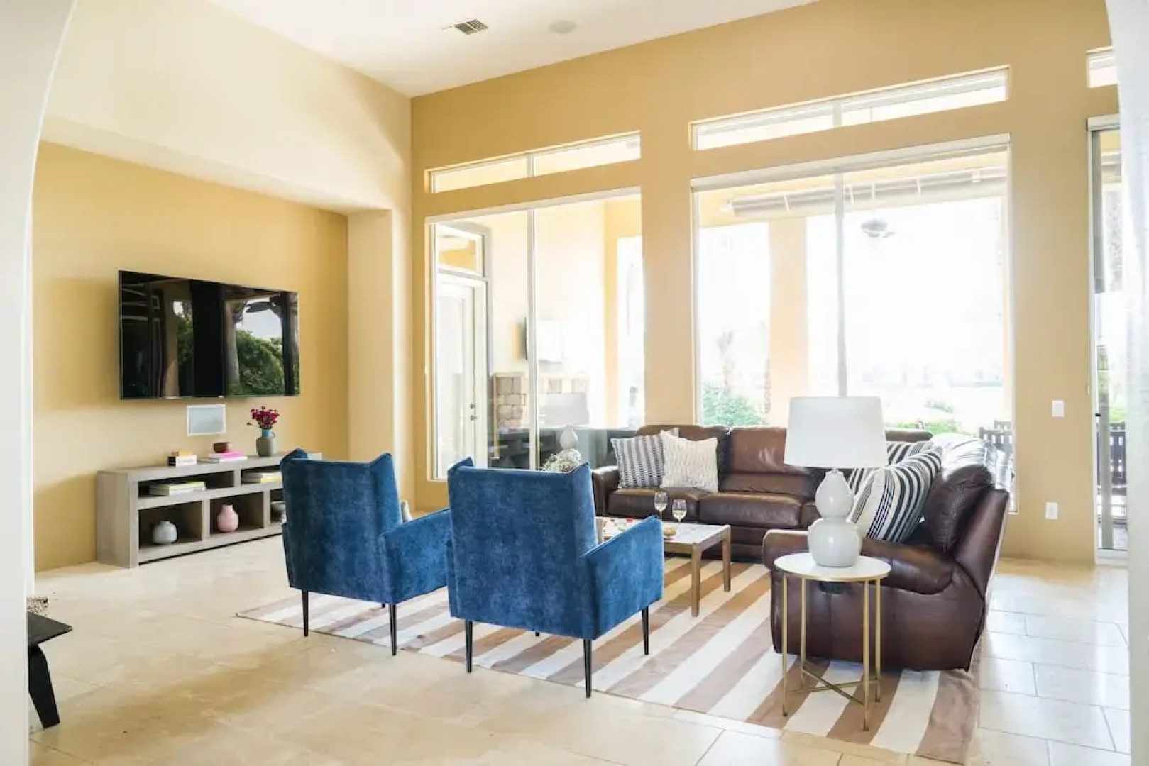 Monroe by AvantStay | Walk to Coachella! Golf Course Getaway | Sleeps 12!