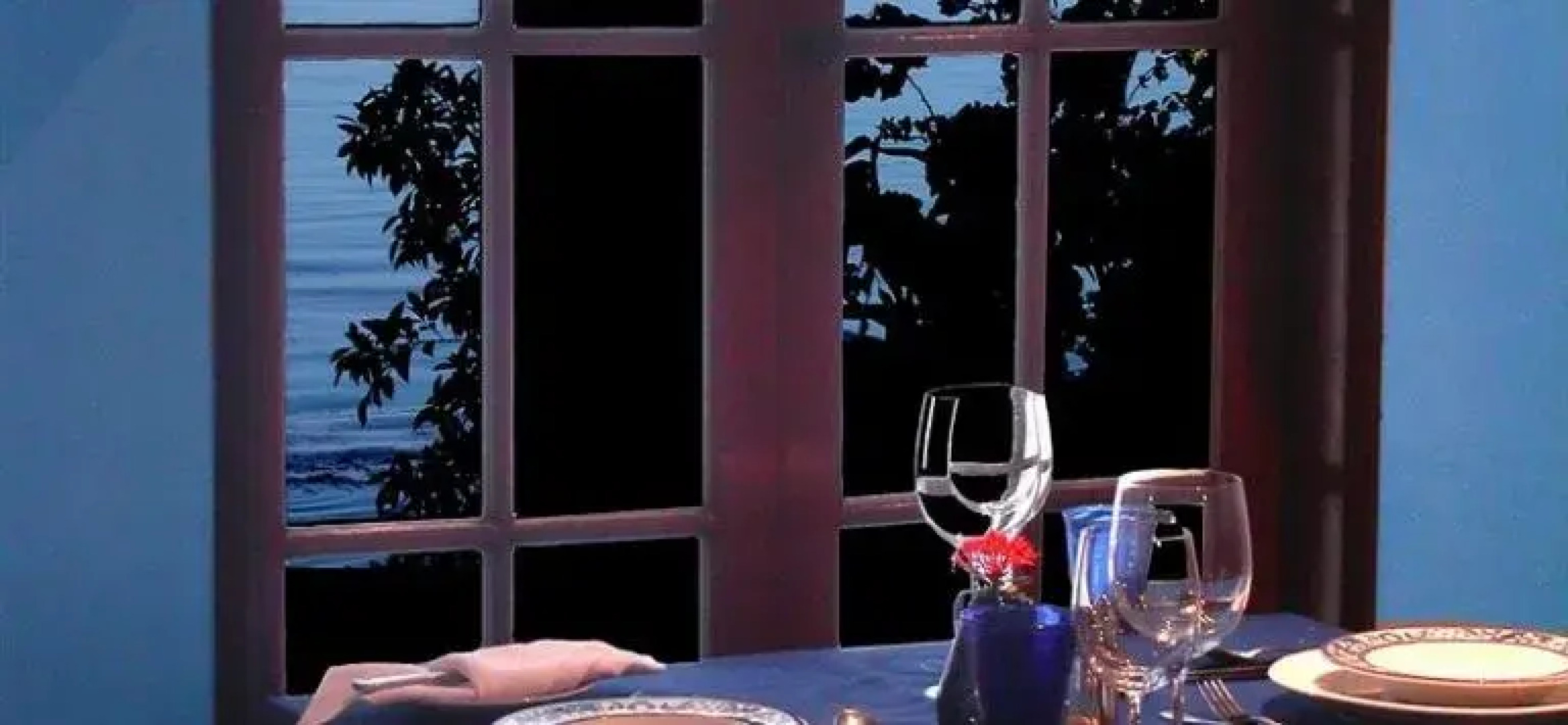 Las Flores Country & Beachside Hotel