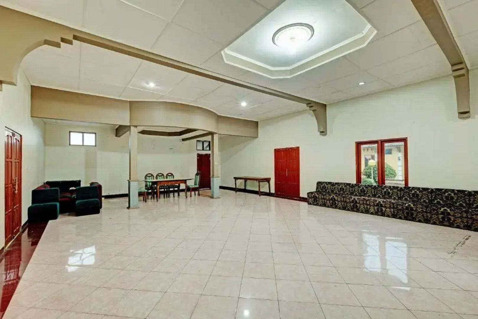 OYO 92406 Hotel Renata 1