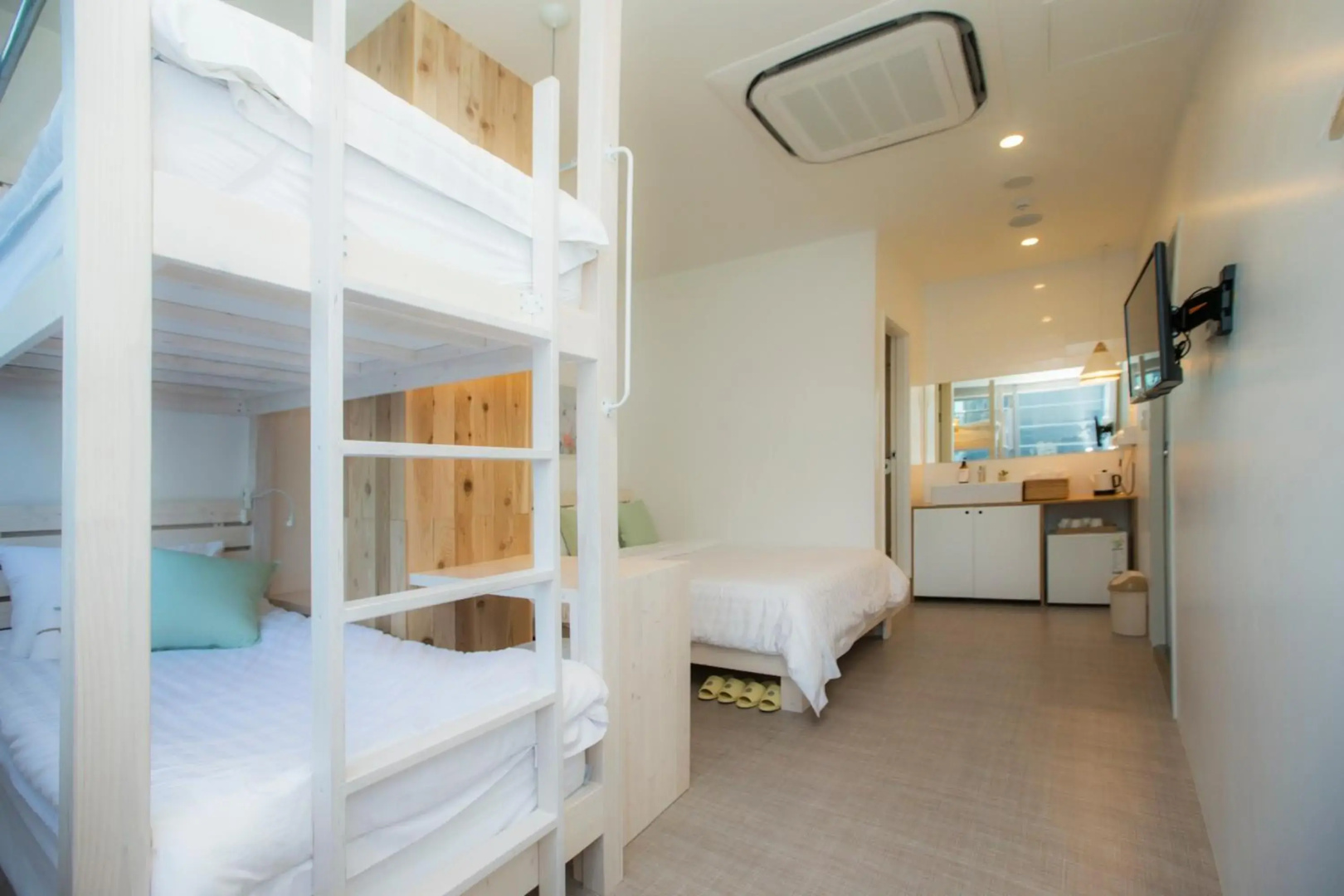 Hostel Haru