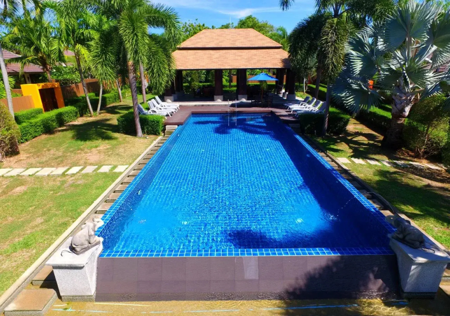 Naiharn Garden Resort & Spa