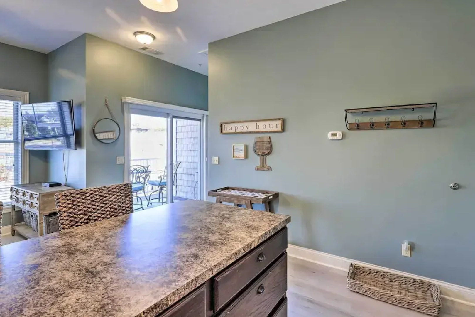 Dtwn Ludington Condo: Balcony, Walk To Beach!