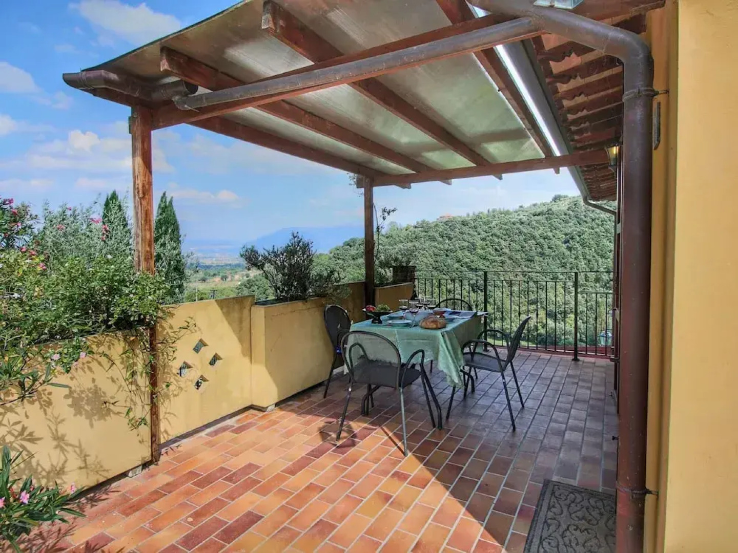 Pet-friendly Cottage With Pool