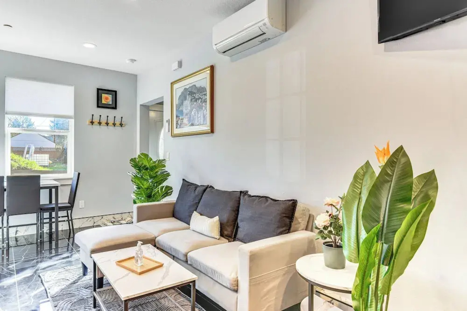 8 Mi to Dtwn Pdx: Unique Pet-friendly Home!