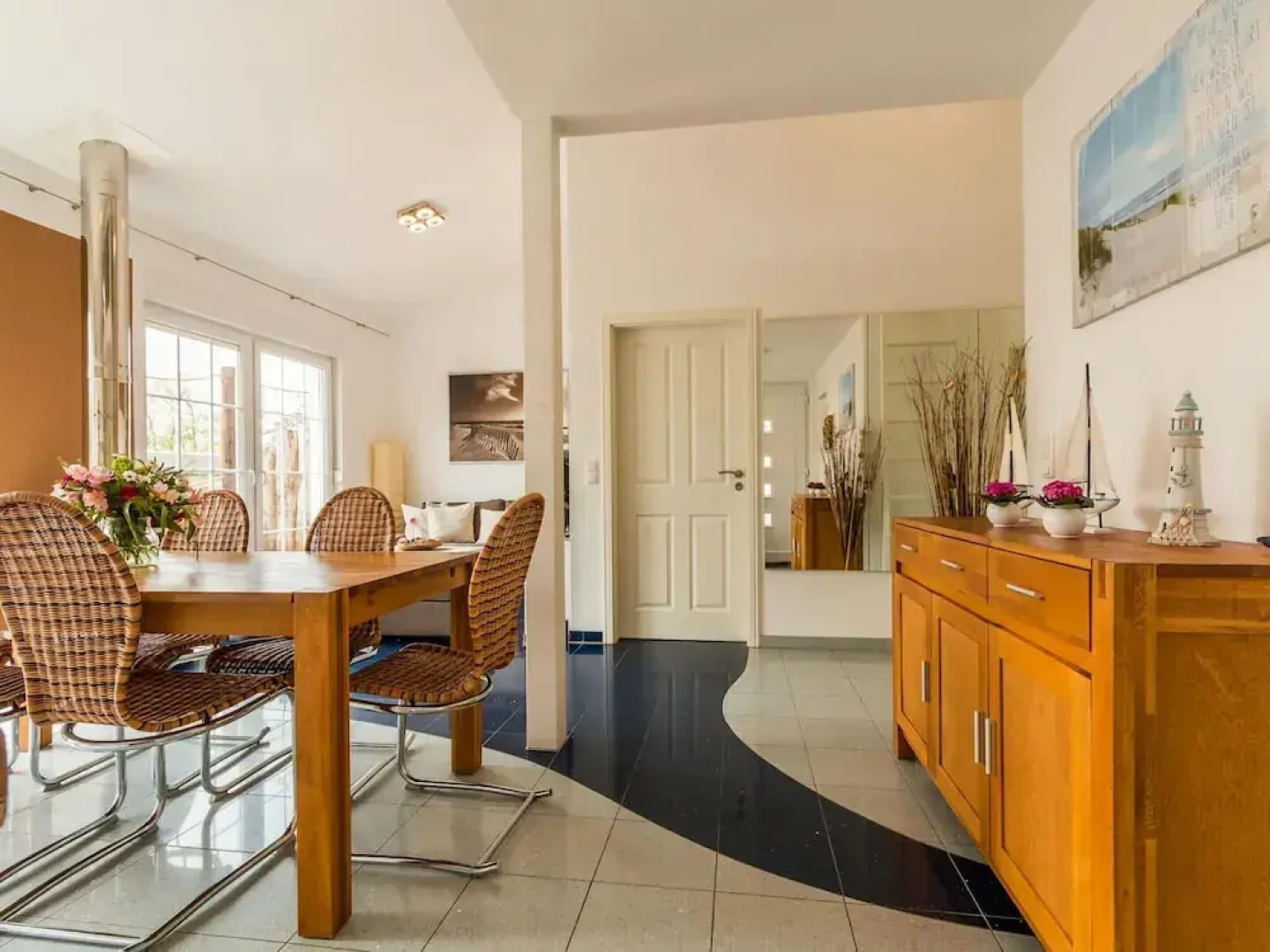 Seahorse Modern Retreat