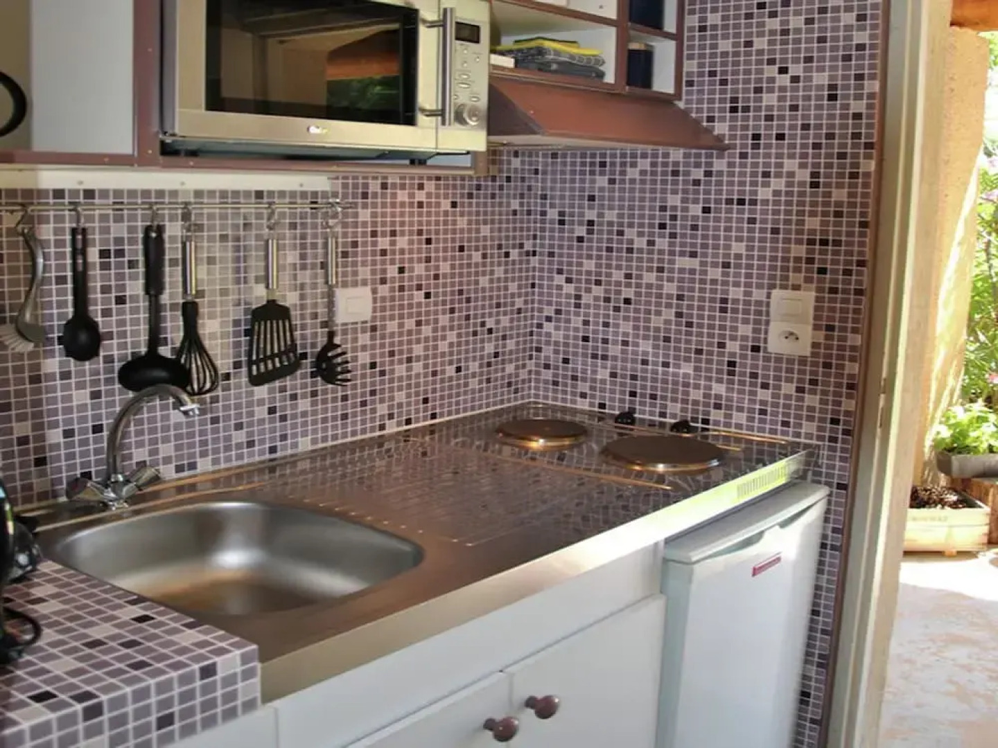 Cozy Cottage With Fenced Pool, in a Quiet Area and 30 km From the Mont Ventoux