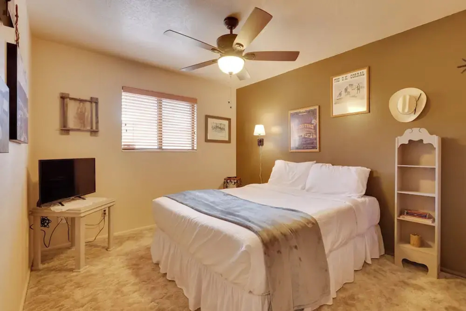 Parowan Escape With 2 Game Rooms, Deck & Yard!