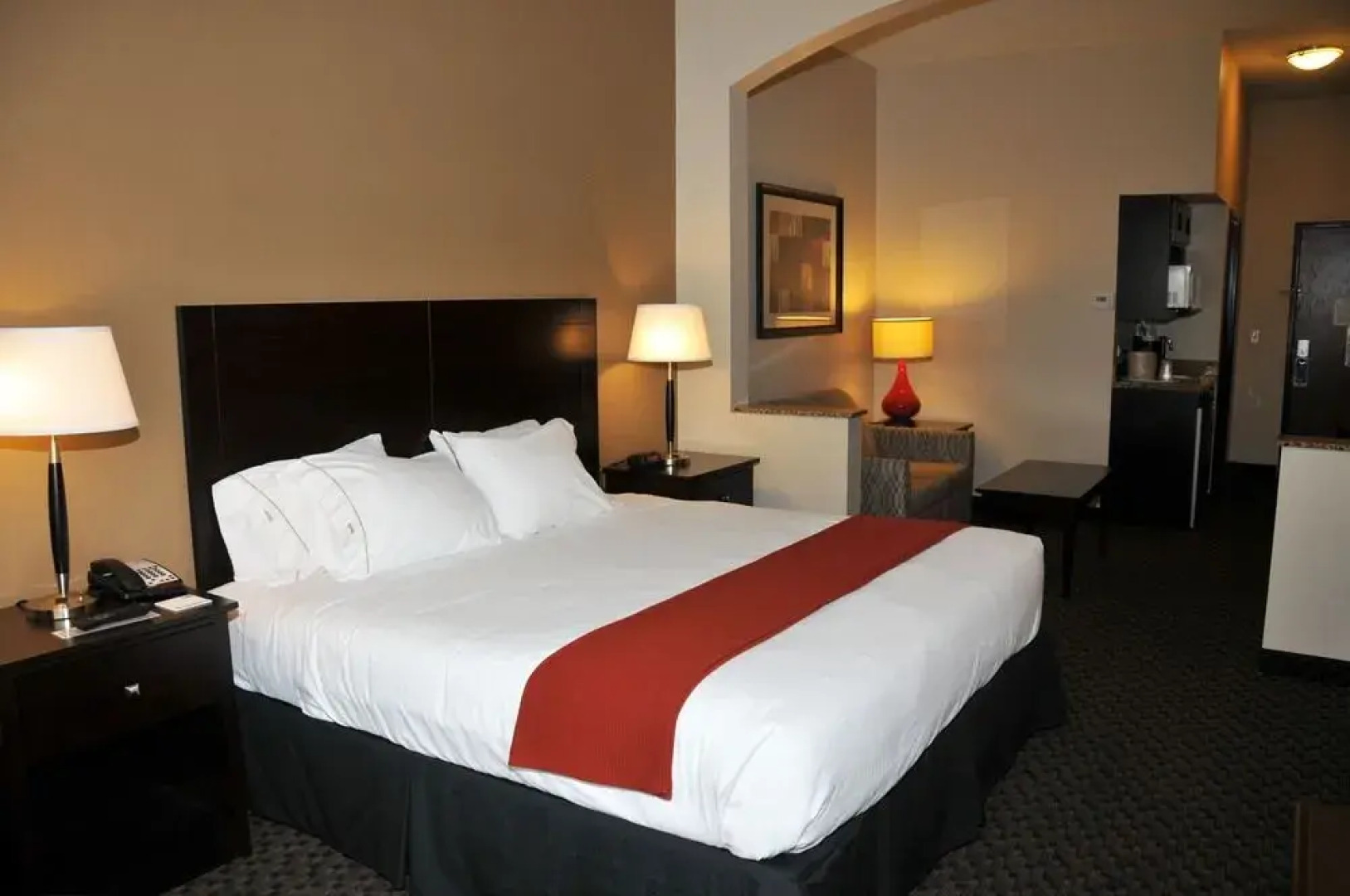Holiday Inn Express & Suites Clinton by IHG