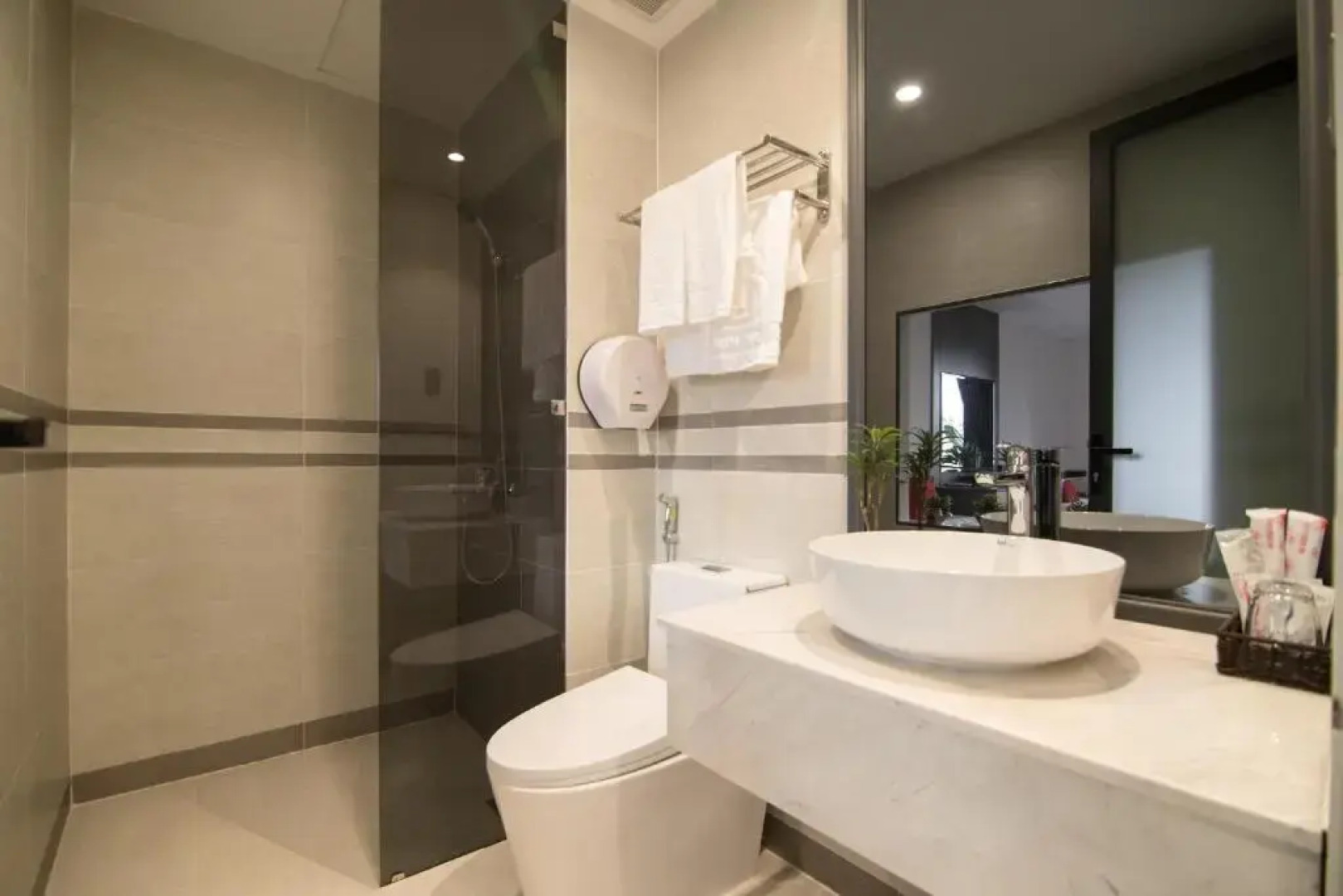 Bin Bin Hotel 7 - Near Ton Duc Thang University