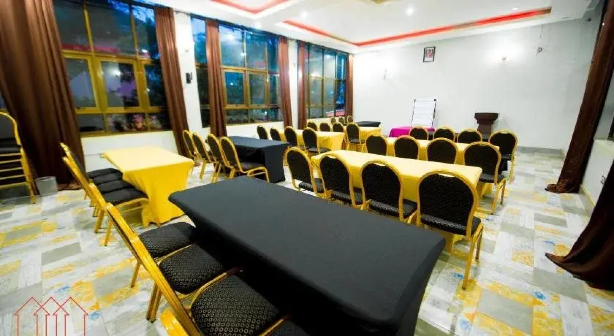 Ci'Sand Suites Hotel