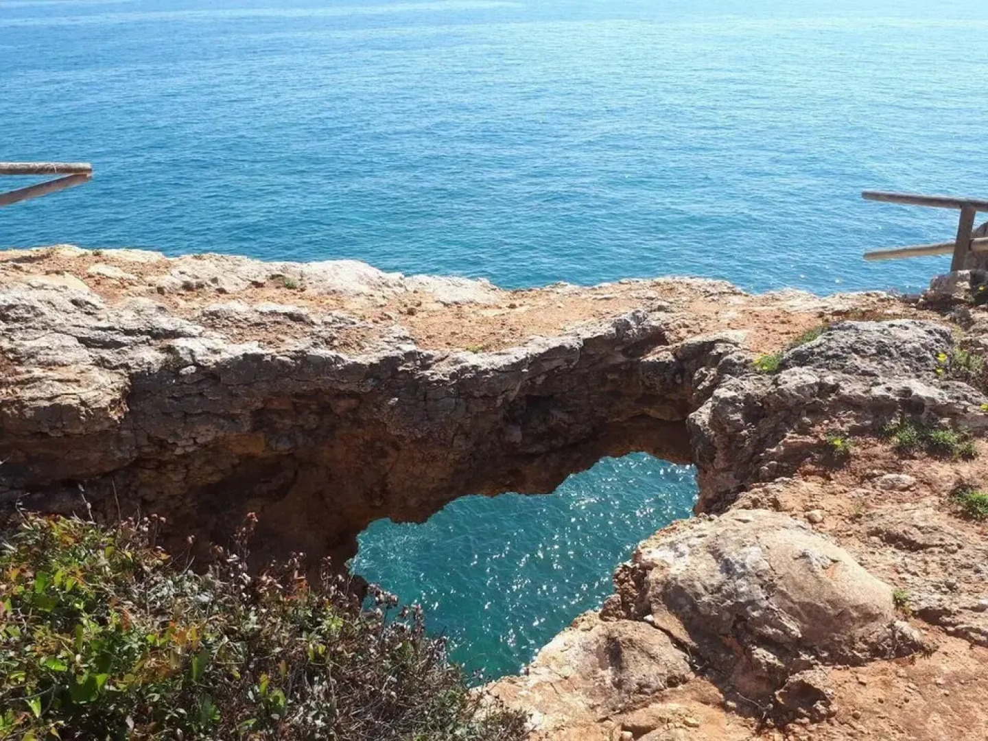 Waterfront, big Terrace, hot tub & 200 m to Beach