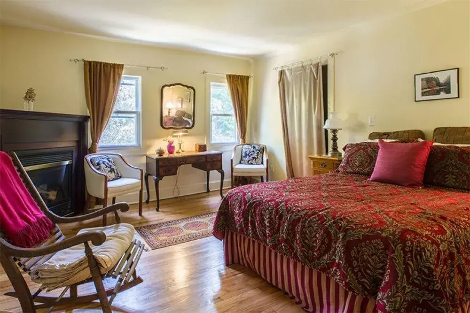 Le Petit Chateau Inn