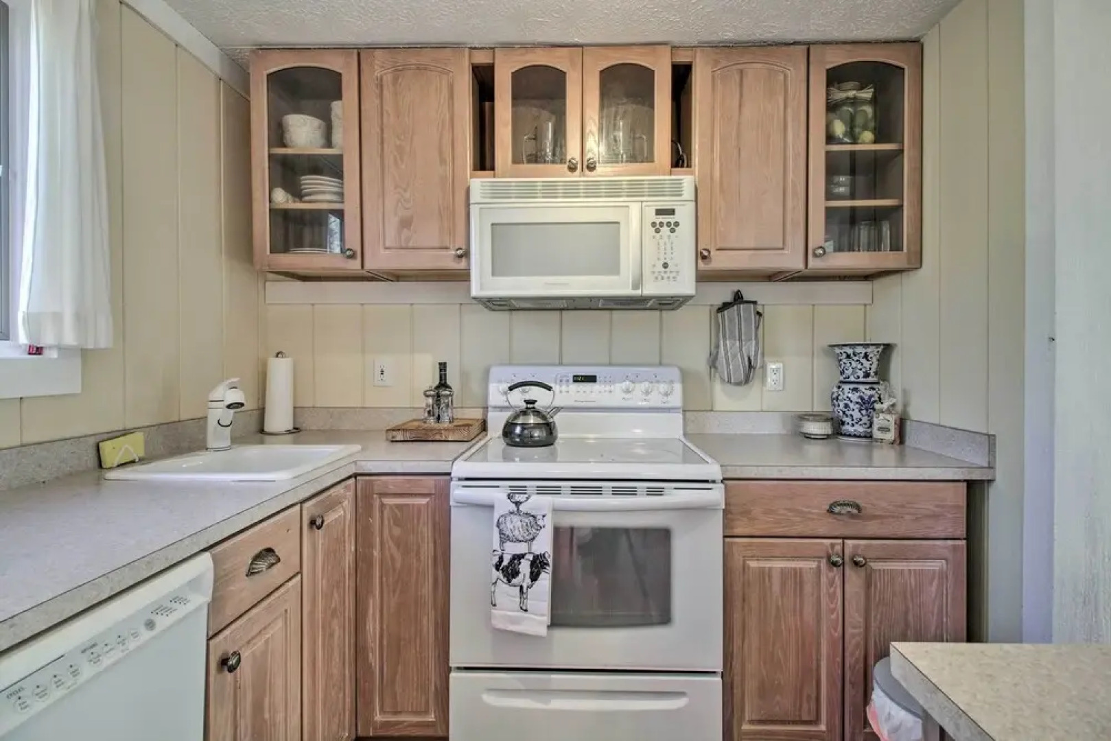 Wintergreen Resort Retreat w/ Hot Tub!