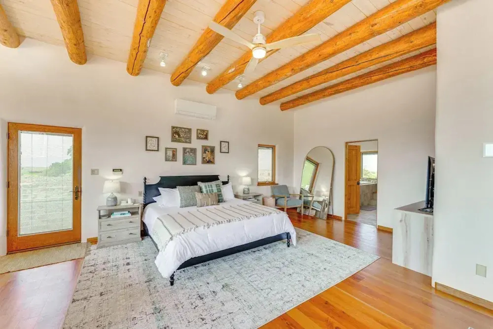 Mtn-view Retreat w/ Hot Tub in New Mexico!