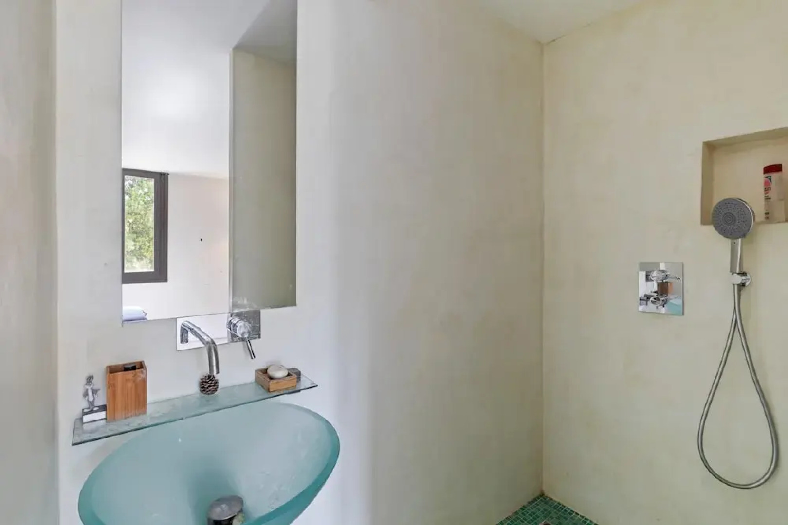 Villa With 5 Bedrooms in L'isle-sur-la-sorgue, With Private Pool, Furn