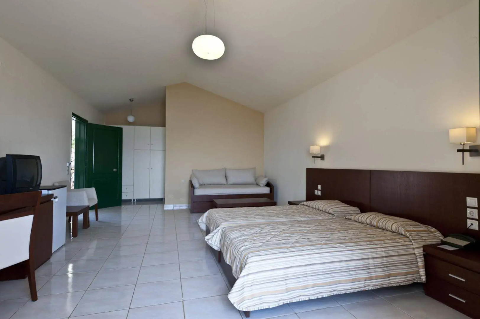 Skiathos Club Hotel Suites