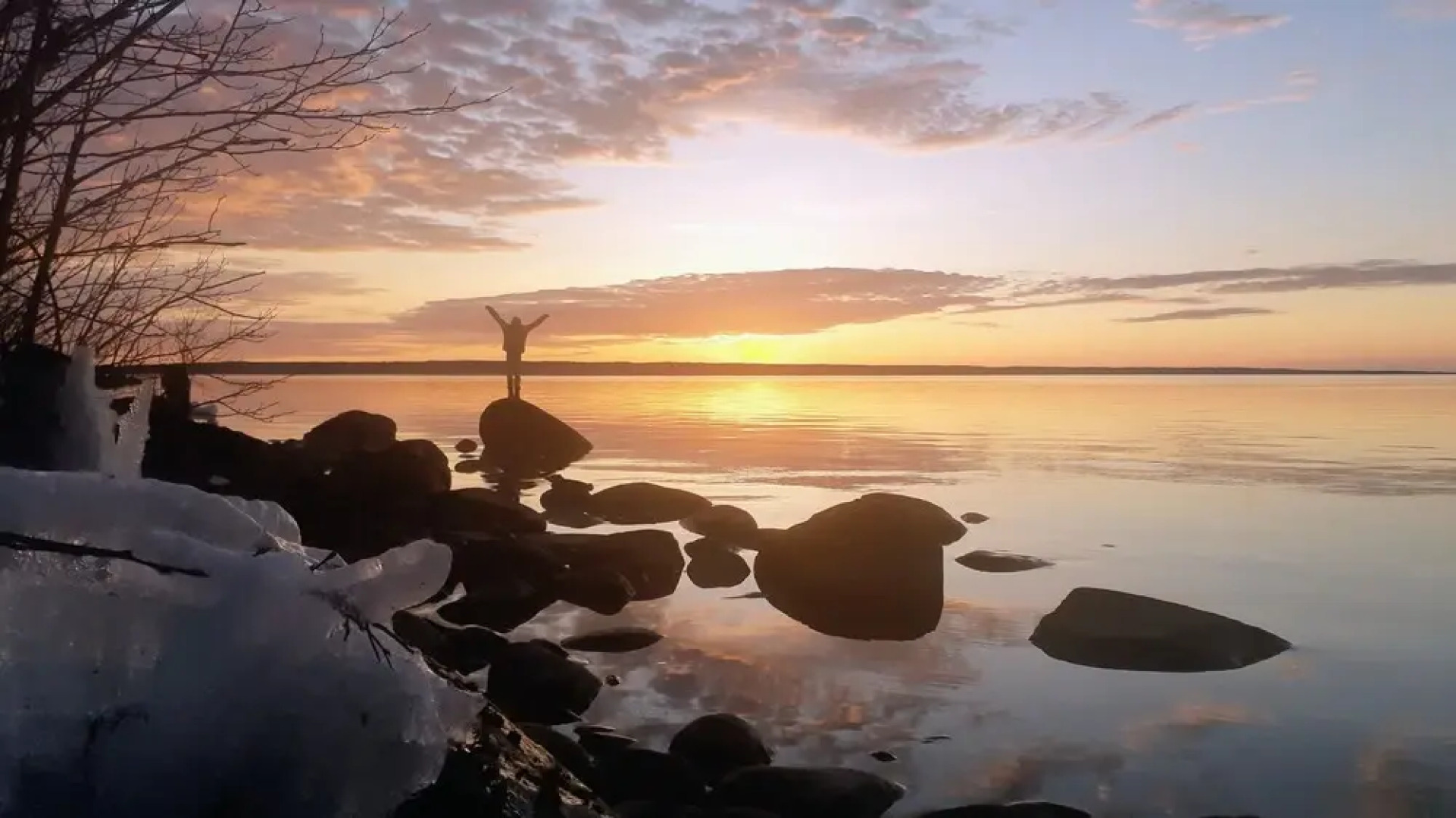 Stunning Sleeps 9 Lakeview Loghome, Spa & Yoga