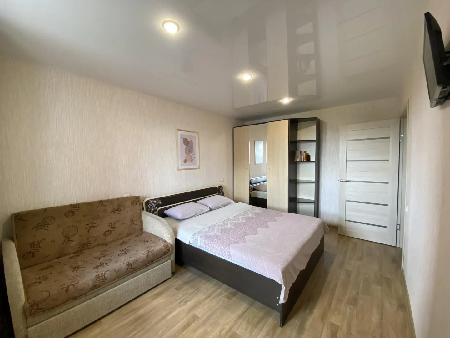 Желтый Нарцисс на улице Пархоменко