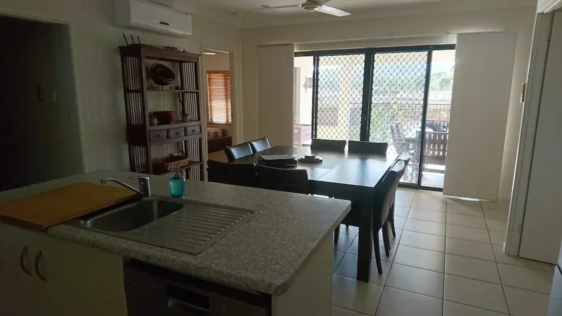 Palm Lakeside - Bowen, Whitsundays Wifi Netflix Private Cool Luxury