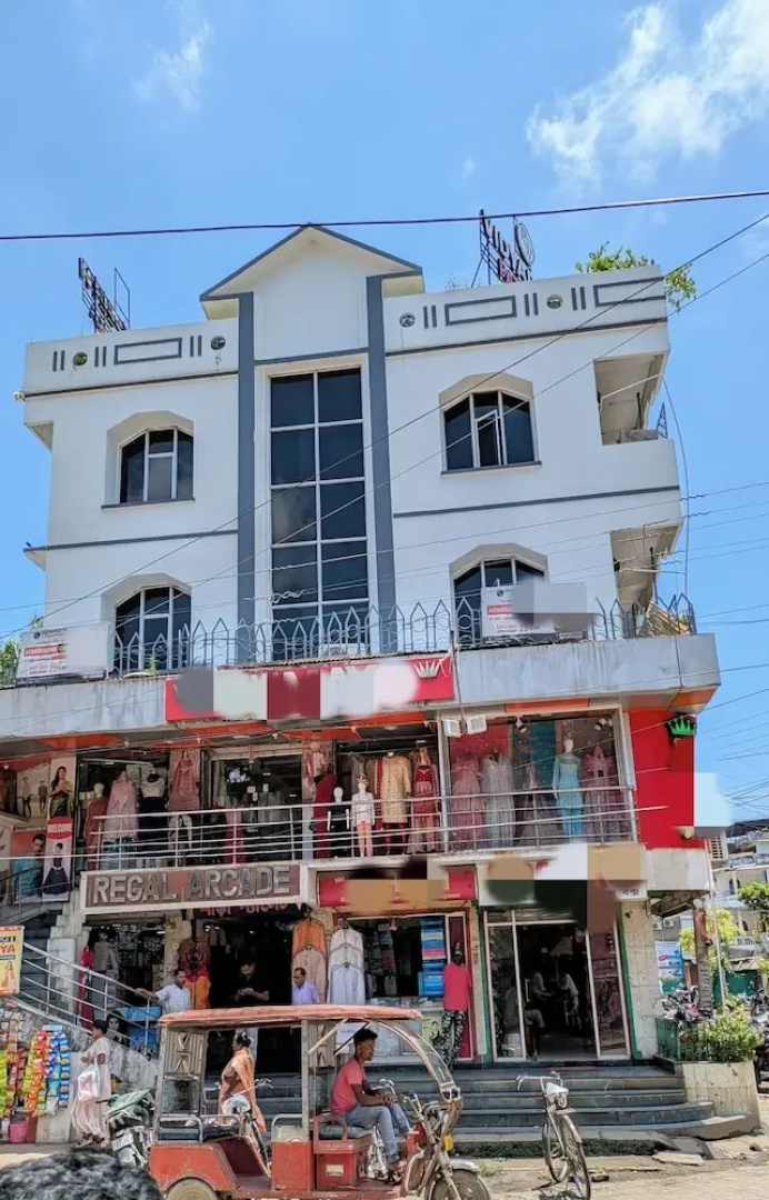 Regal Guest House by ROH