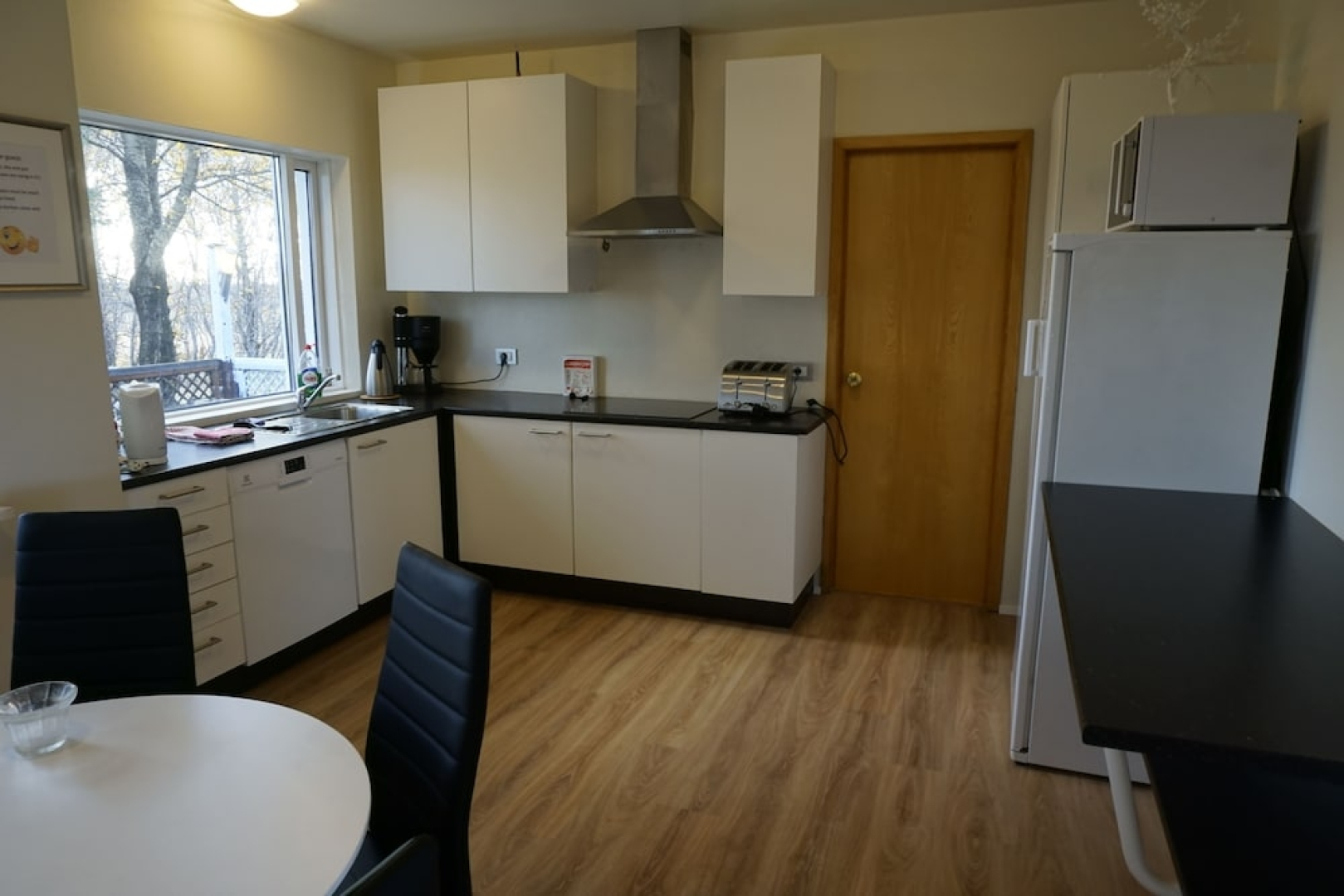 Hlíðarból Apartments