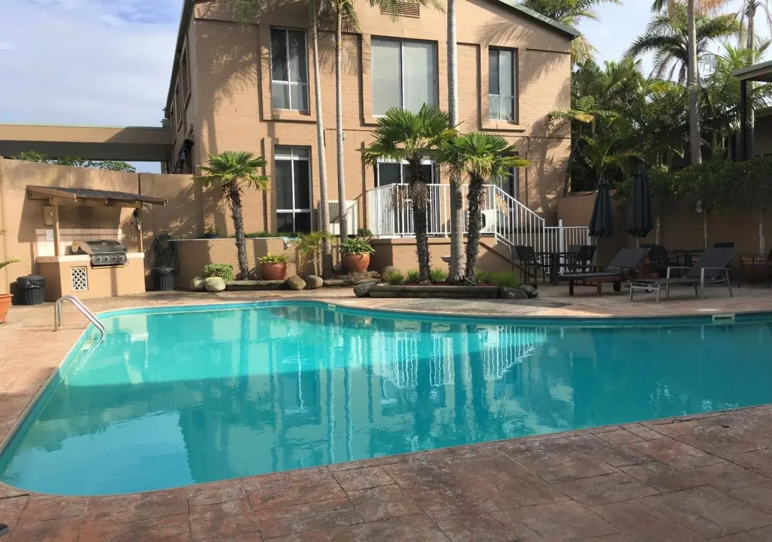 Mollymook Shored Hotel
