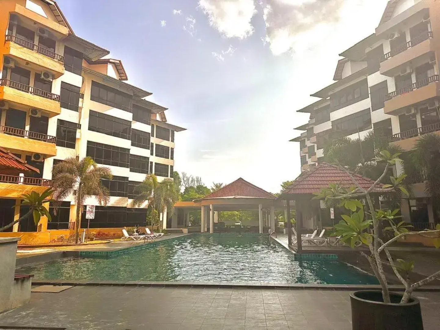 Samsuria Beach Resort & Residence