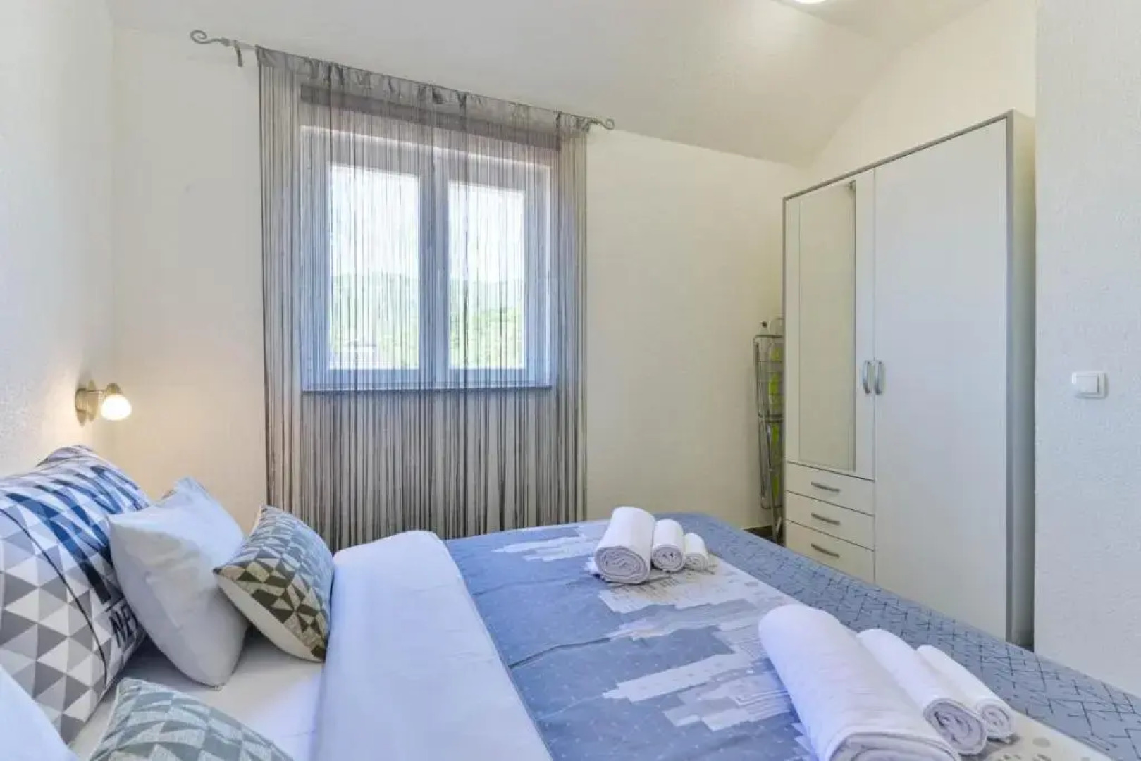 Pool apartment Leonardo