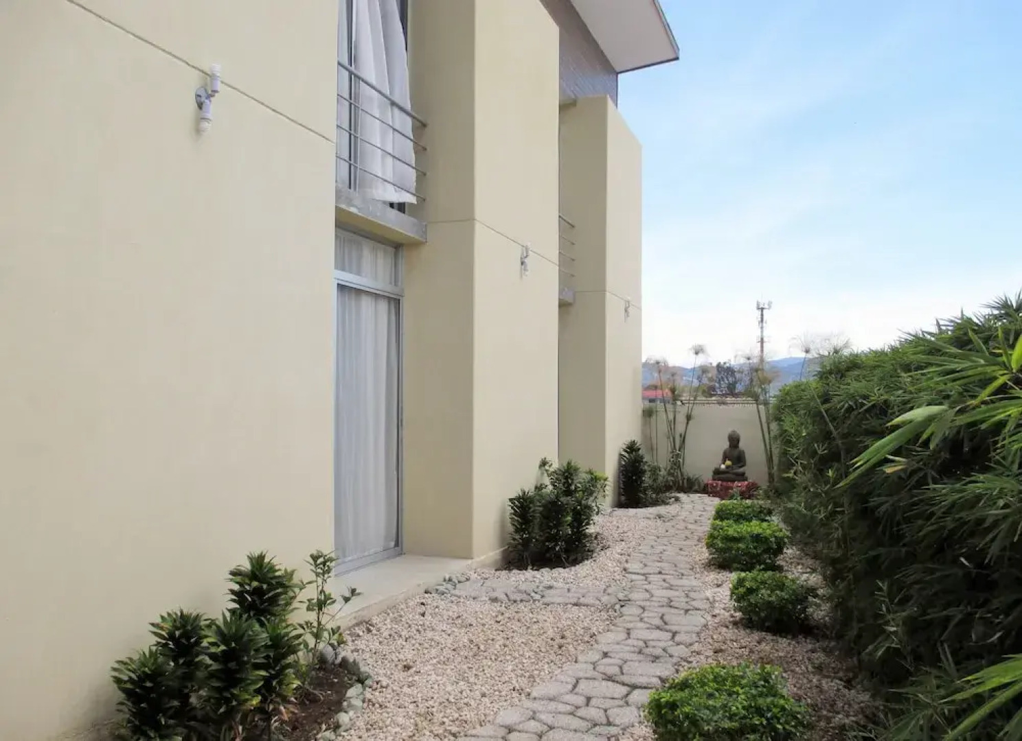 Cedar Cats Apartments