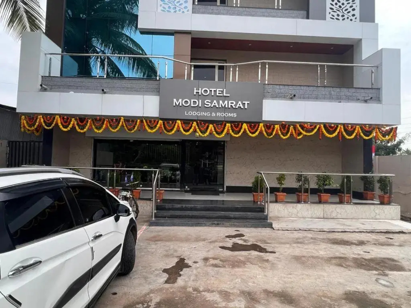 Hotel Modi Samrat