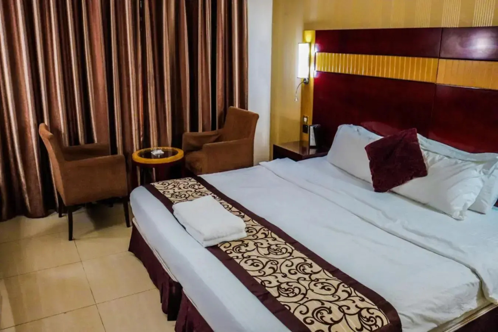 Palette Phoenix Hotel