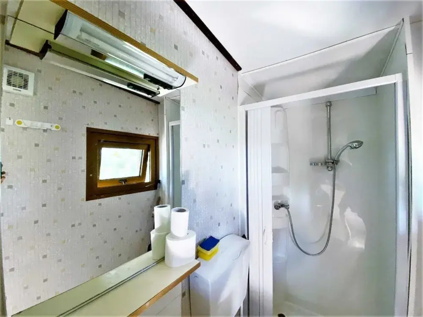 Belvilla by OYO Lovely Bungalow With a Shared Pool