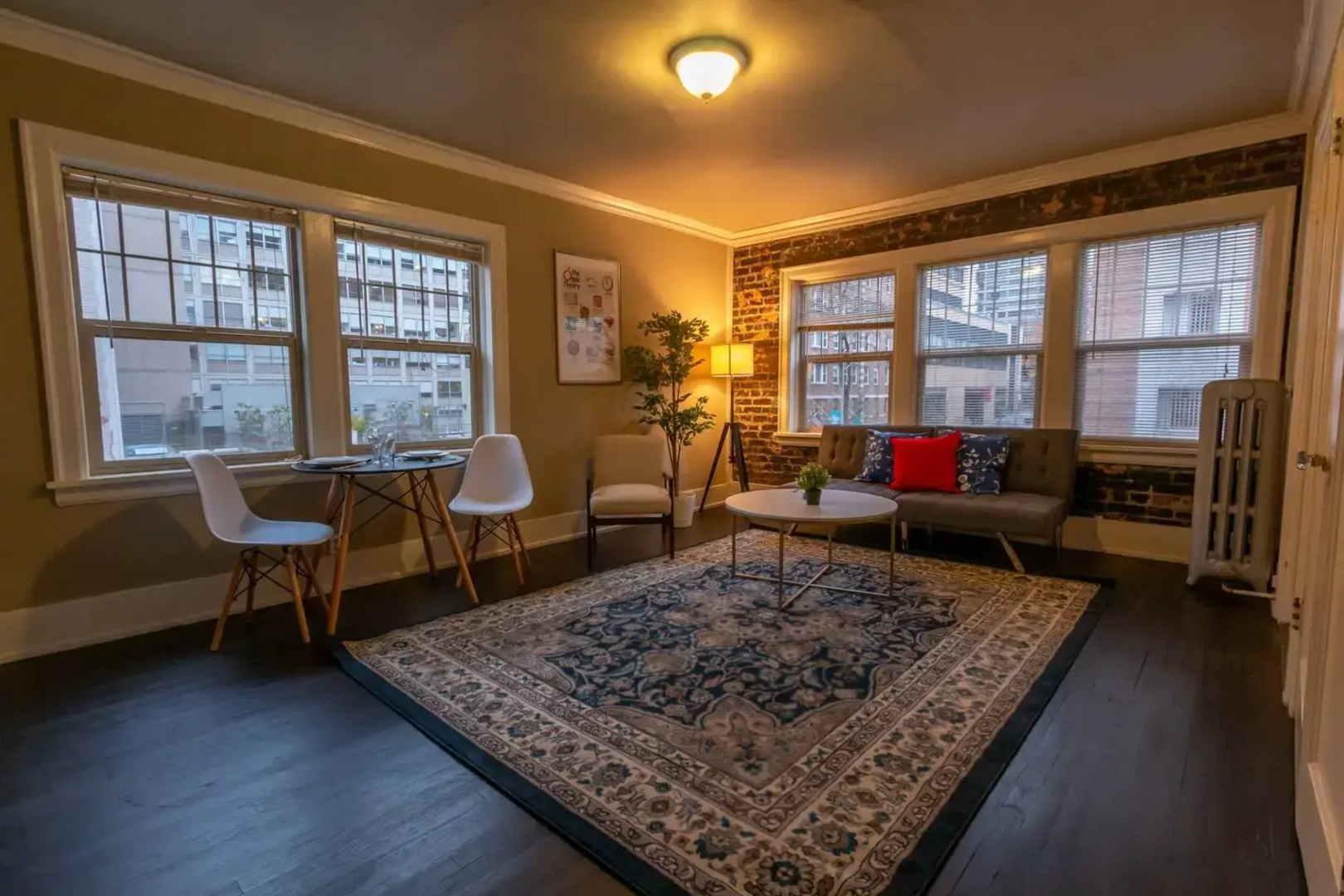 Authentic Brick Condo - Great Wifi & little extras included!