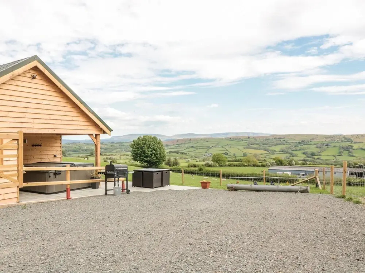 Lundy Lodge - Begwyns View