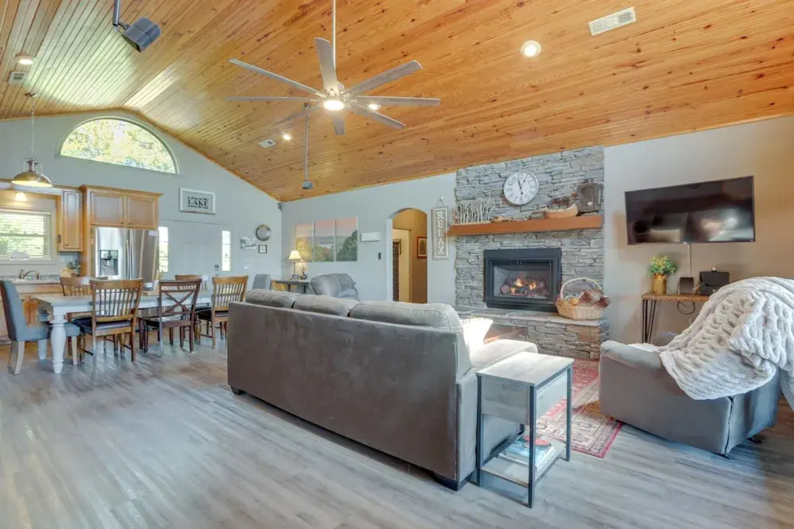 Beaver Lake Home w/ Game Room, Boat Slip & Views!