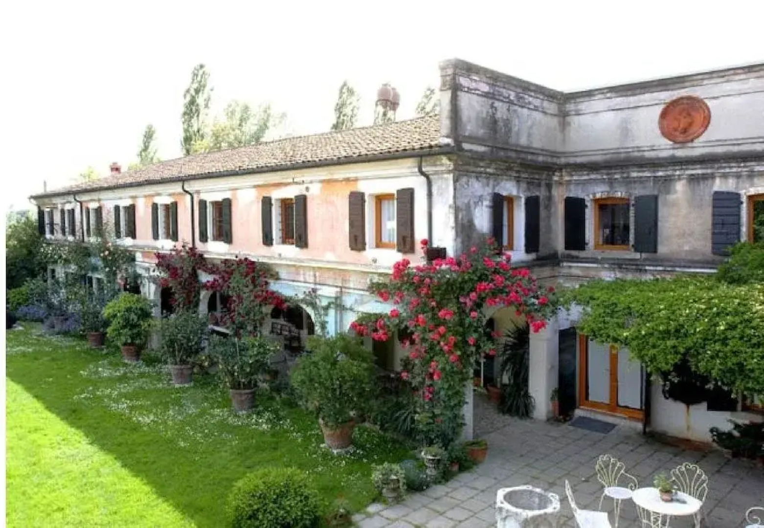 Corte di Villa Colloredo