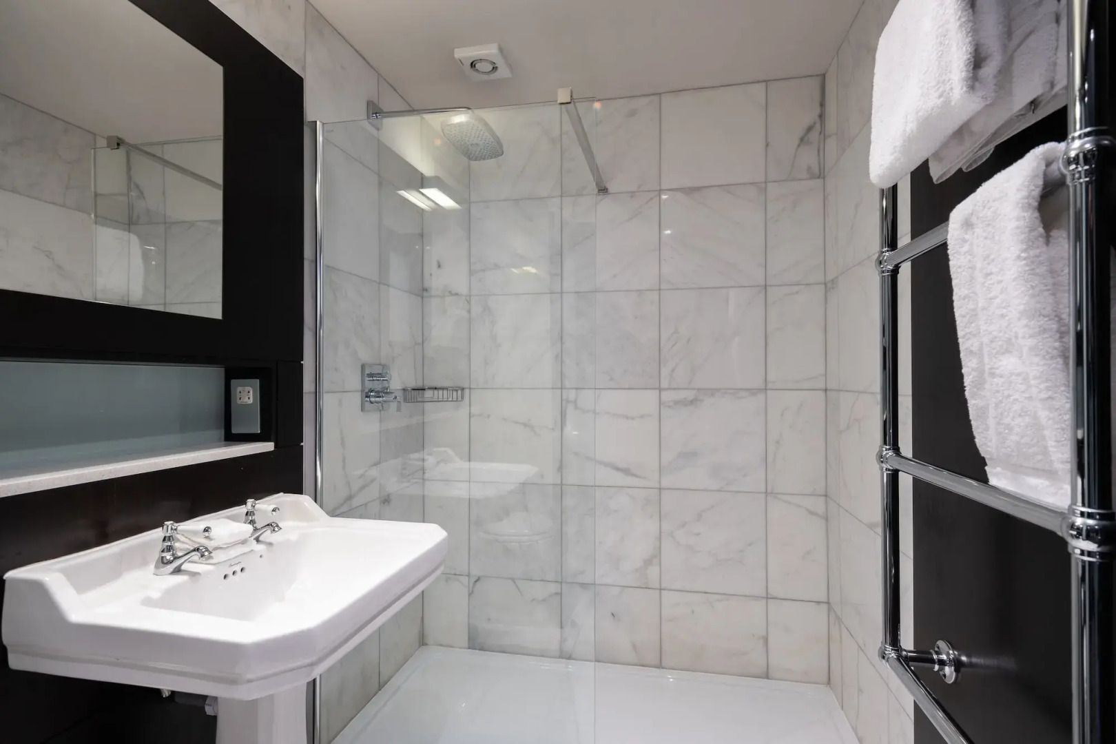 DoubleTree by Hilton Belfast City Ten Square