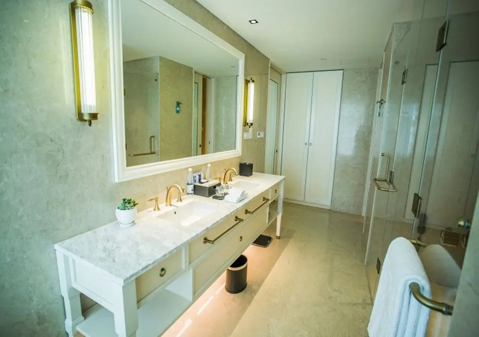 Hotel Plaza Carnival Qingdao