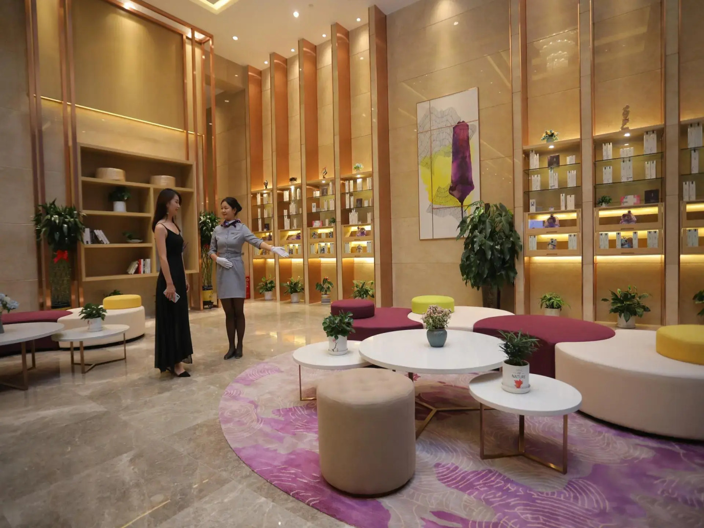 Lavande Hotels· Kuitun Center Park