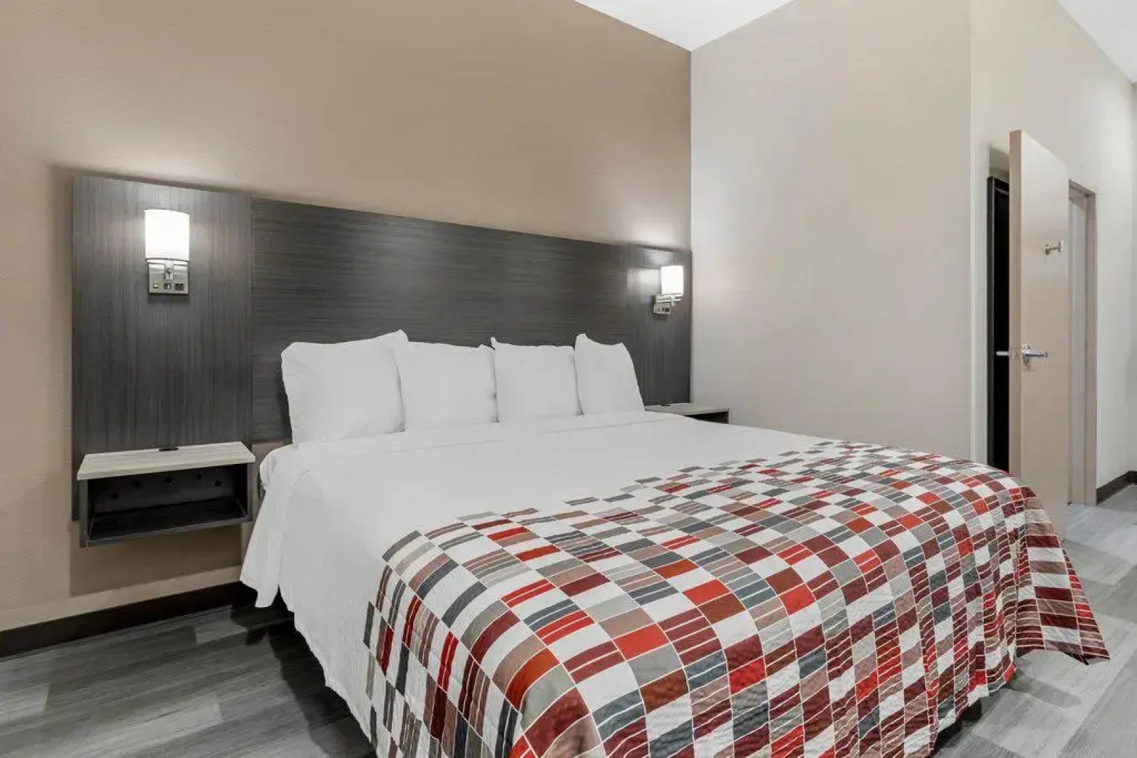 Red Roof Inn Hutchins